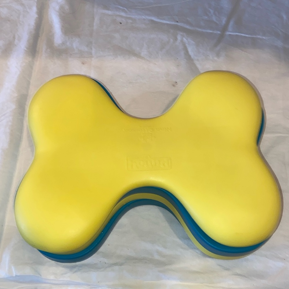 Outward Hound pet treat feeder learning toy
